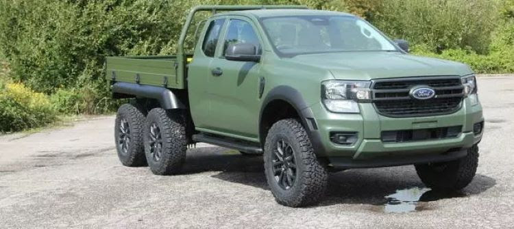 Ford pick-up három tengellyel